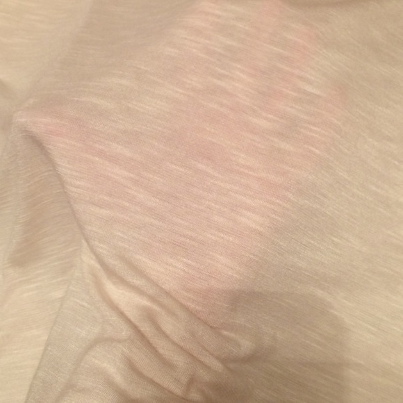 Gorgeous Cream Lace Back High-Low Design Top - Picture 8 of 8